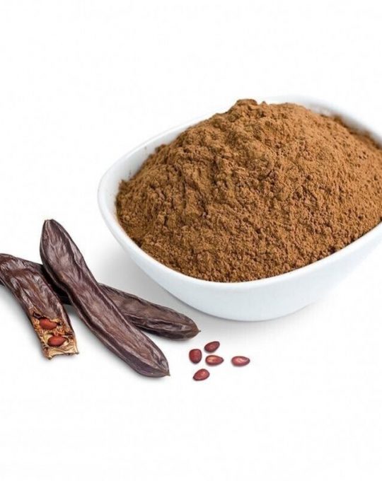 Harina de algarroba, una opción natural y nutritiva para reemplazar el cacao en recetas de repostería y postres saludables.